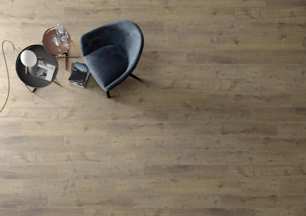 Chalet cognac 20×120 Feinsteinzeug – Ceramic District